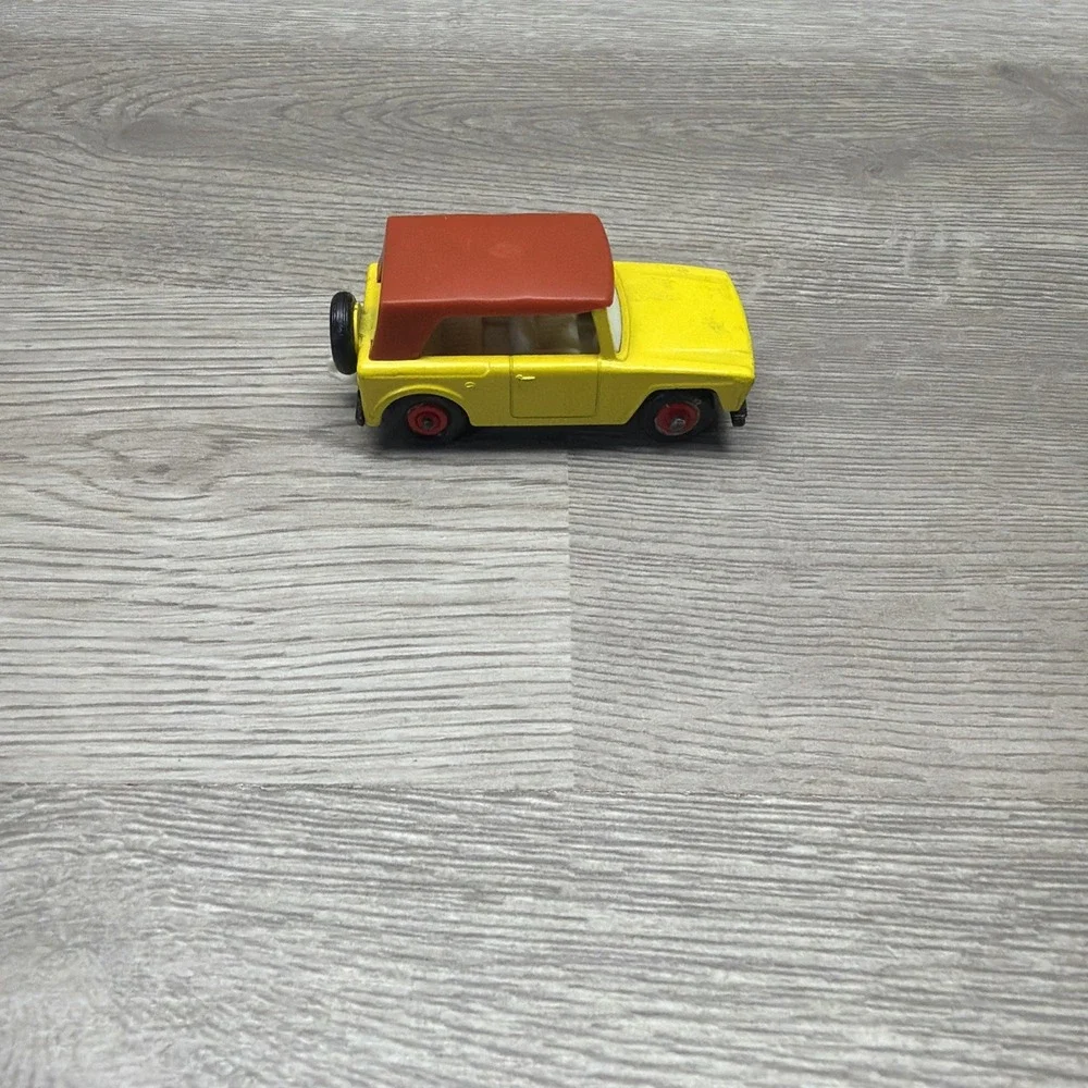 VTG Matchbox By Lesney Rolls Royce Silver Shadow #24, #18 1969 Field Car Lot
